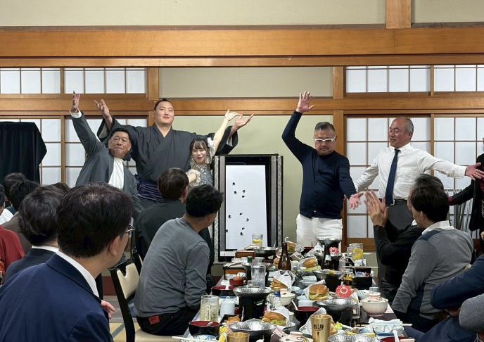 🎩✨ 成田山新勝寺の節分祭 宴席にて出張マジックショー！マジシャンMiiNAが華やかに演出 ✨🎩