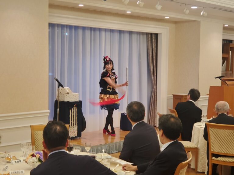 竹橋・如水会館でパーティー余興！マジシャンSACHIによる笑顔あふれるステージマジックショー