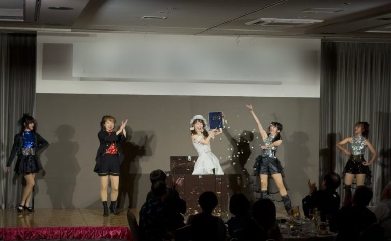 木更津ワシントンホテルで華やかな女性チームによるイリュージョンショーミーナ with フェアリーズ出演
