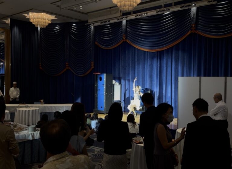 横浜花火大会の夜にイリュージョンショー✨️ホテルニューグランドで企業様ファミリー懇親会・マジシャン ミーナ出演